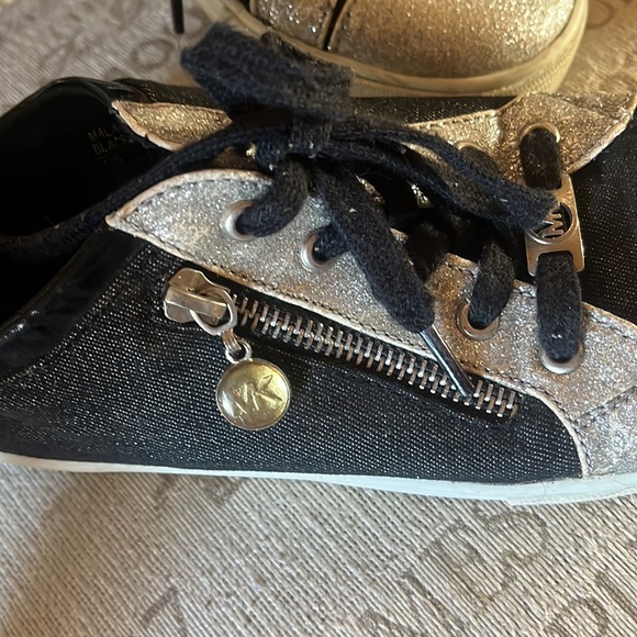 mk tennis - Picture 2 of 4